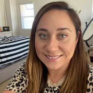 Meet your Posher, Roxanna